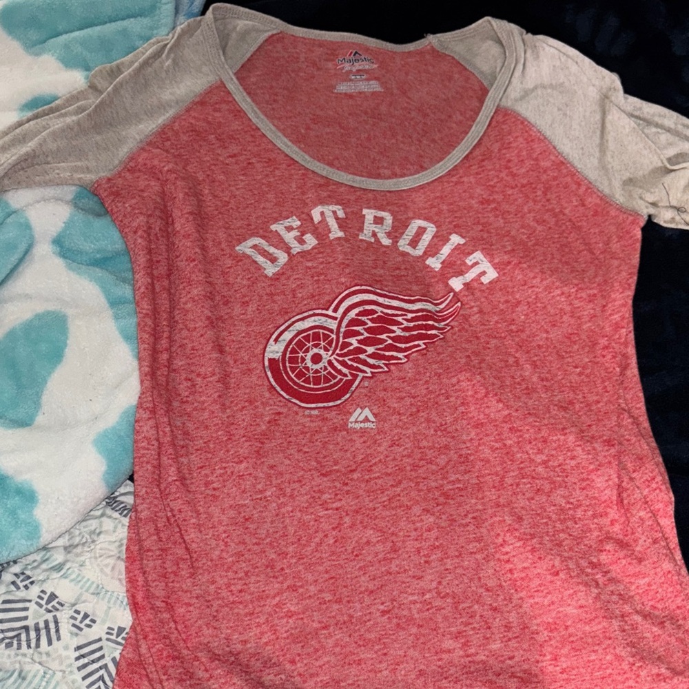 Majestic Red and Gray Detroit red wings Tee